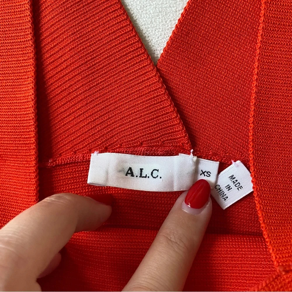 A.L.C. Ali Signature Red Iconic Stretch Crop Top Size XS - Picture 3 of 4